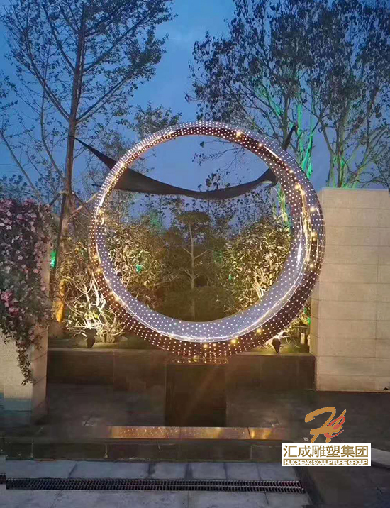 不銹鋼透光雕塑